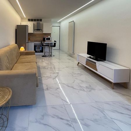Charmant Studio Avec Vue Montagne โรกบรูน-กัป-มาร์แต็ง ภายนอก รูปภาพ