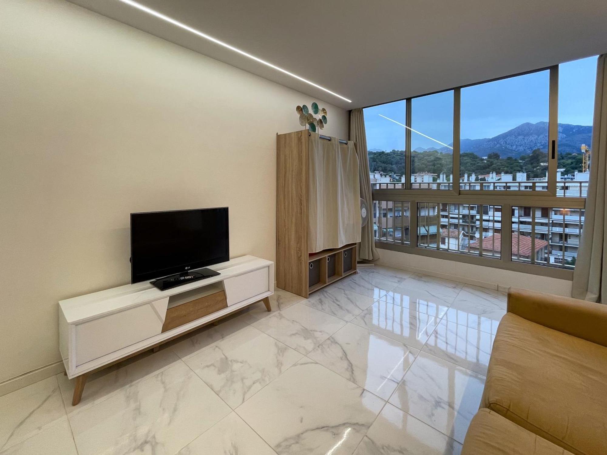 Charmant Studio Avec Vue Montagne โรกบรูน-กัป-มาร์แต็ง ภายนอก รูปภาพ